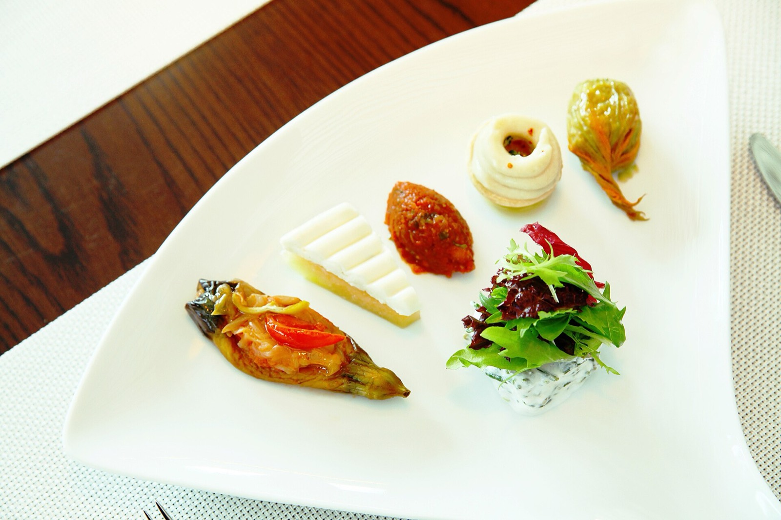Small plates of Turkish meze, the opening act of a meyhane evening